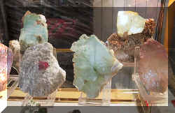 mineraler_2.jpg (57917 bytes)